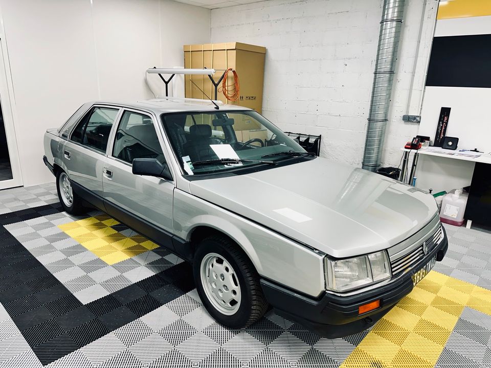 Renault 25 V6 Injection in Herten