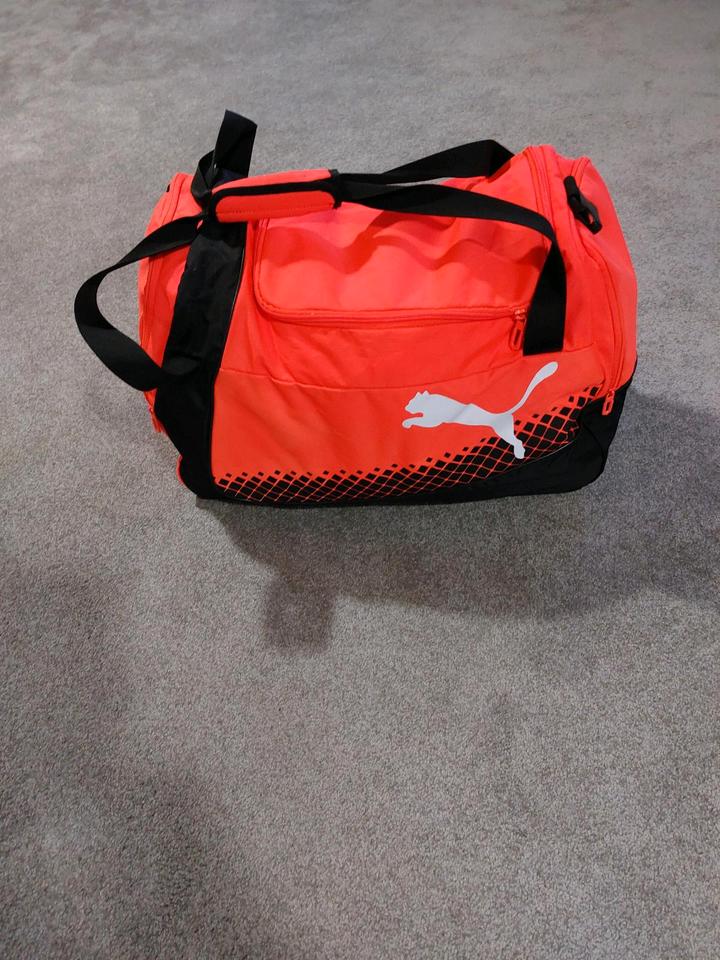 Sporttasche, Weekender ca für eine Woche  Marke Puma in Kühlungsborn