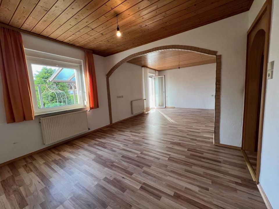 Sehr gepflegtes Einfamilienwohnhaus mit zusätzlicher Ausbaureserve für 2 Zimmer im Dachgeschoß! in Biberach an der Riß