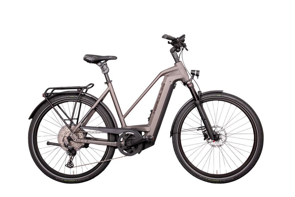 Hercules Futura Max I-12 E-Bike Trekkingrad Trapez RH 49 silber in Altomünster