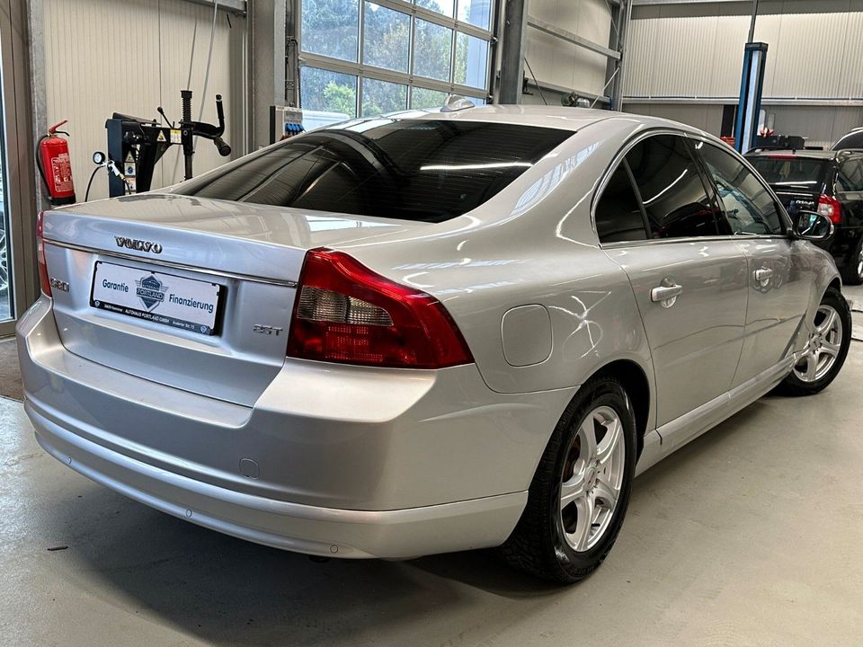 Volvo S80 Lim. 2.5 T Momentum, LL Scheckheft, Tempomat in Hannover