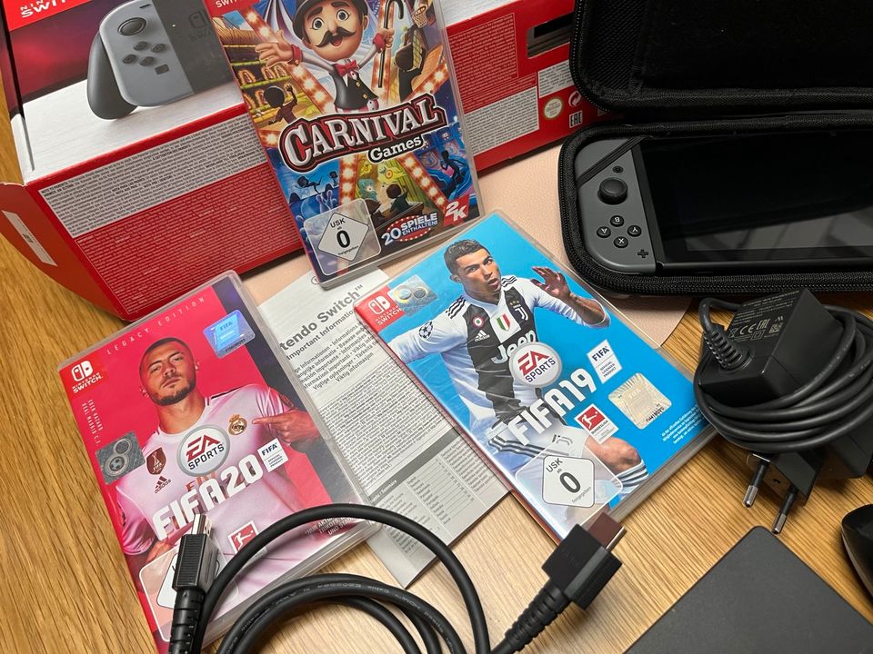 Nintendo Switch Konsole mit Fifa 19 und Fifa 20 in Eschborn