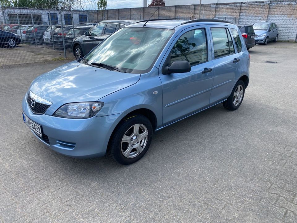 Mazda 2 Lim. 1.25 Comfort "KLIMA -TÜV NEU" in Köln