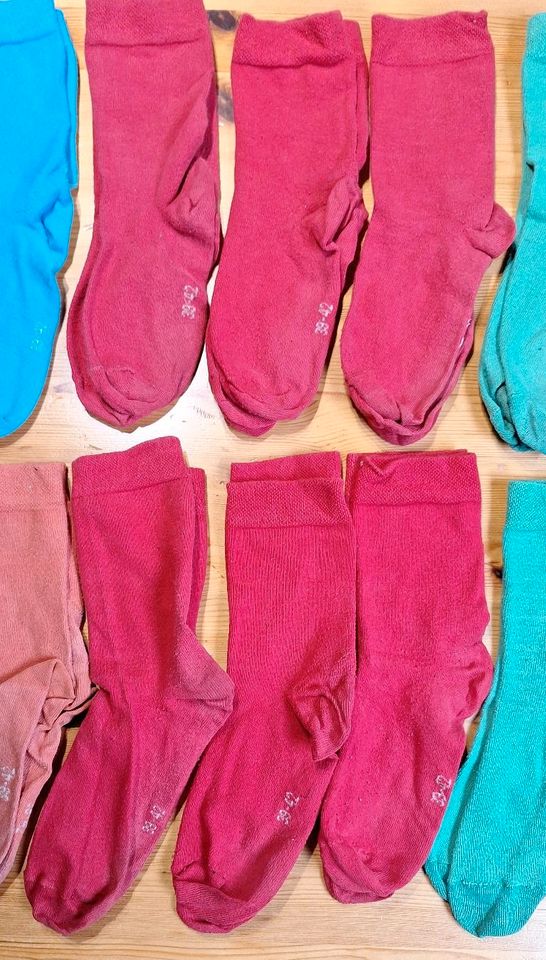 17 Paar Socken 38-42 Zwillinge in Dauchingen