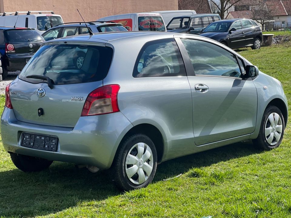 Toyota Yaris Style 1,0-l-VVT-i in Hohenstein bei Nordhausen