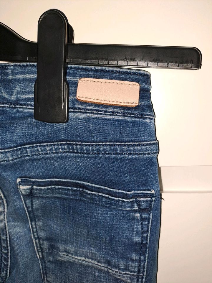 Vingino Jeans, Jegging,  Größe 9. 134 in Gronau (Westfalen)