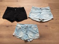 Mädchen Jeans Shorts Gr. 164, schwarz & blau, kurze Hose Sommer Nordrhein-Westfalen - Brühl Vorschau