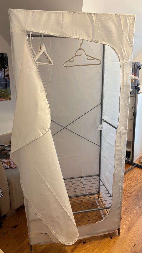 IKEA mobiler Kleiderschrank in Hennef (Sieg)