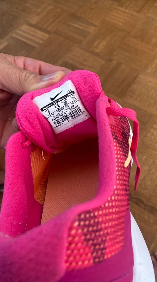 Nike Damen Sneaker pink Gr 39 in Eislingen (Fils)