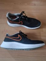 Nike Star Runner 2 Laufschuhe Größe 40 schwarz/orange Düsseldorf - Benrath Vorschau