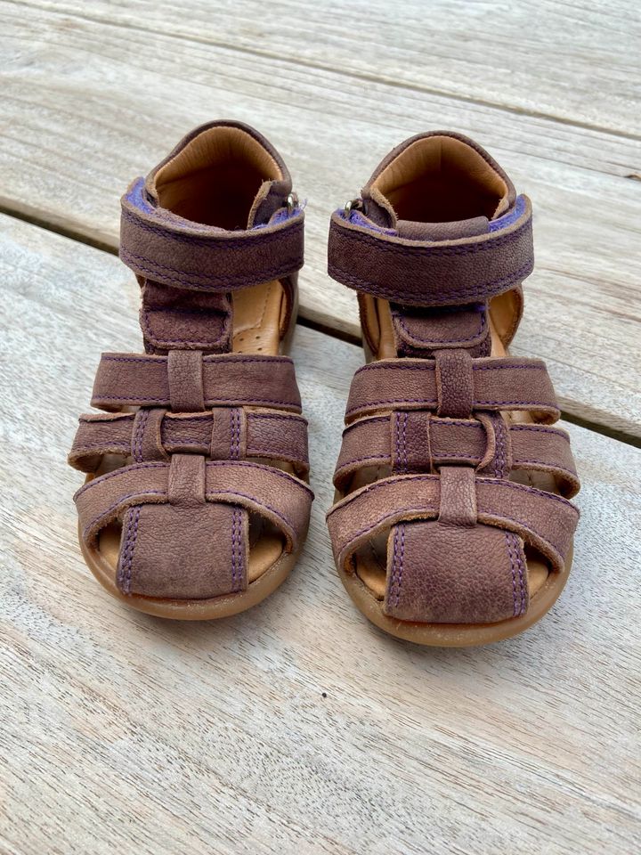 Bisgaard Sandalen lila Gr.24 in Seevetal