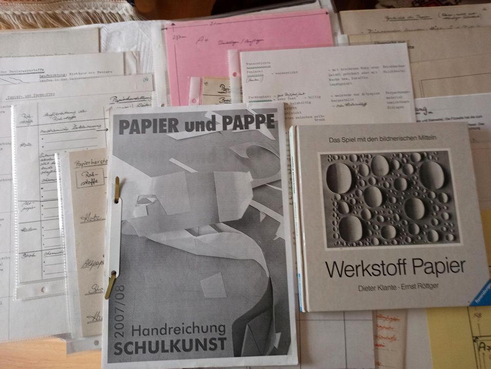 Papier Werkstoff Papier Relief Geschichteplastische Gestaltung in Nersingen