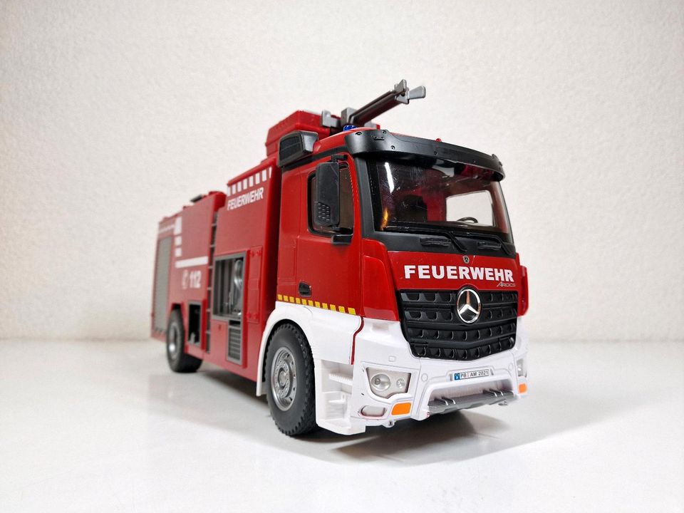 Amewi Mercedes Arocs Rc Feuerwehr Löschfahrzeug 1:18 RC LKW Sound in Seckach