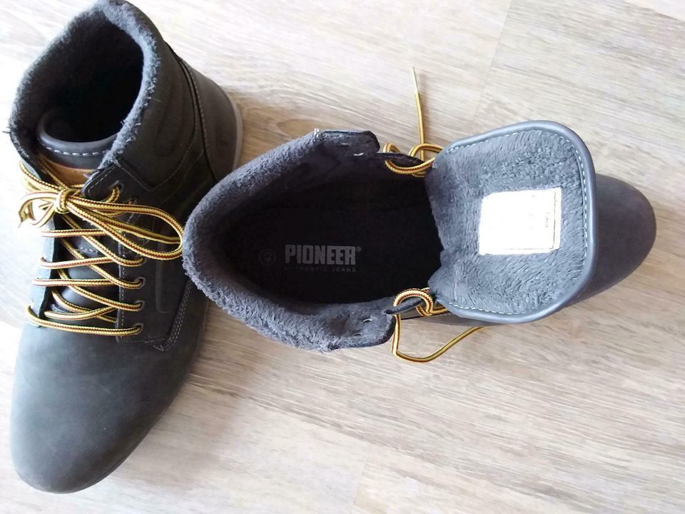 Pioneer Schnürboots steingrau Größe 43 in Velbert