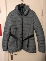 Graue Winterjacke mit Gürtel in Gr.L Hemelingen - Sebaldsbrück Vorschau