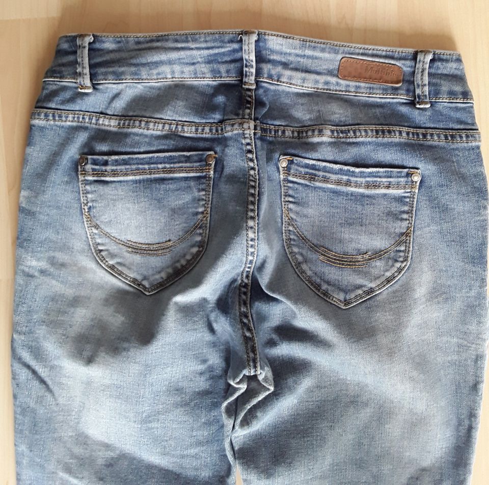 Jeans fritz Multiblu Größe W40  L30  7/8 Jeans in Tettnang