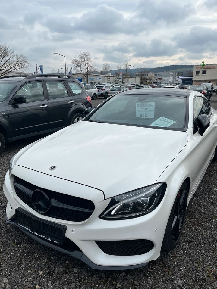 Mercedes Benz  c 250 coupe weiss schwarz AMG line in Trier