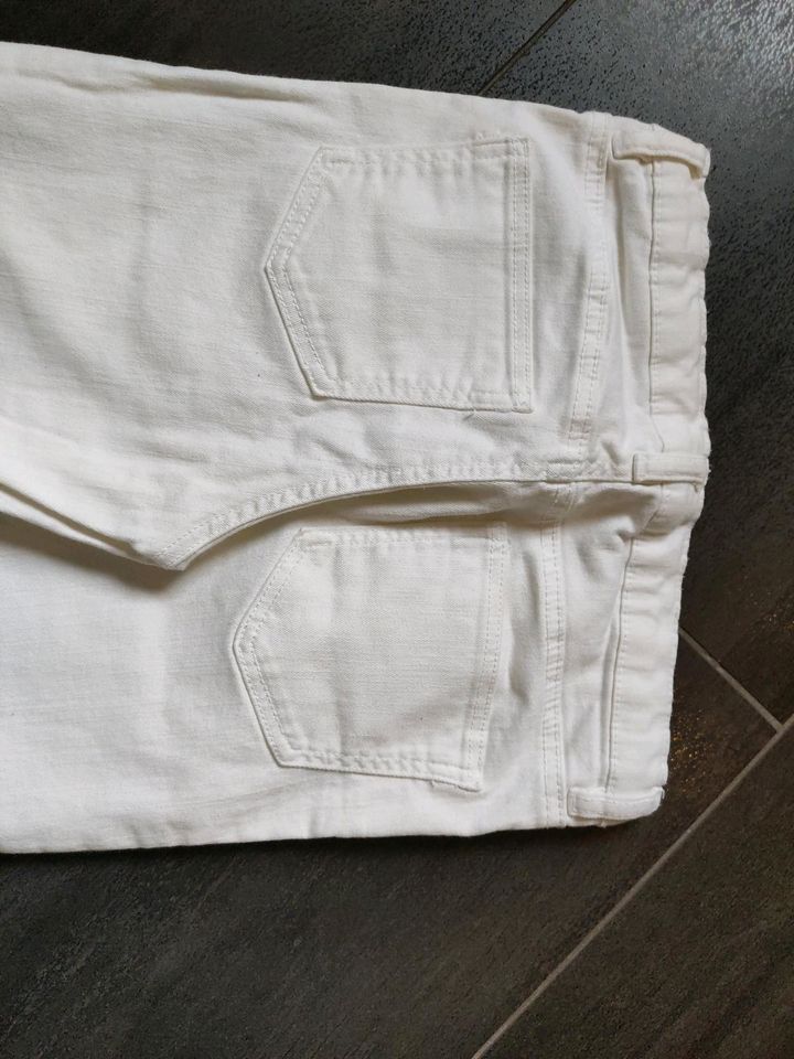 Mädchen 140 146: H&M Jeans weiß + Pocopiano Jeans in Albachten