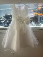 Schönes Kleid für Blumenmädchen Taufe Geburtstag Hochzeit Gr. 116 Frankfurt am Main - Heddernheim Vorschau