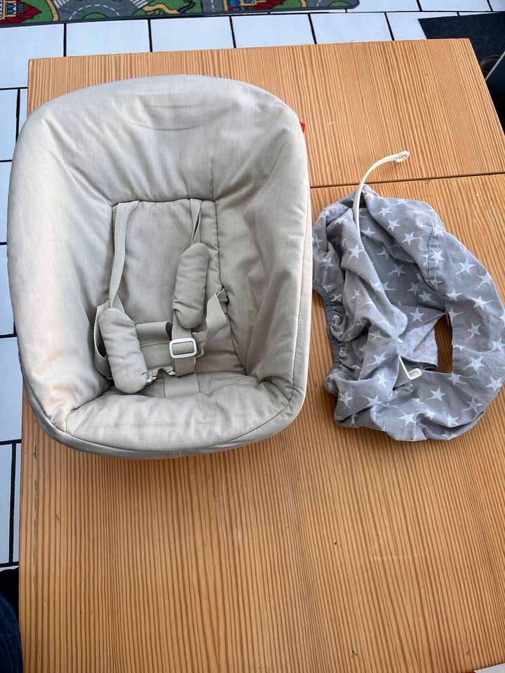 Stokke Tripp Trapp Newborn Babyschale in Bielefeld