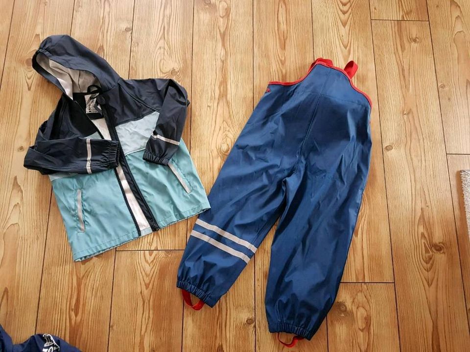 Regensachen,regenhose,regenjacke,matschsachen gr 110/116 in Jahnsdorf