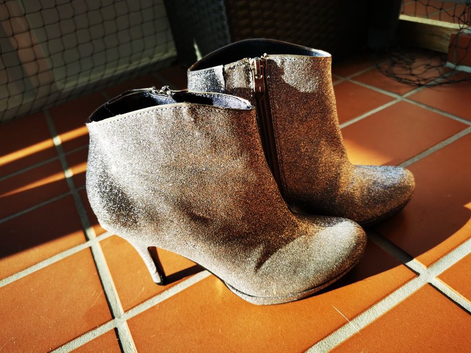 Tamaris Ankle Boots Stiefelette High Heels Silber-Glitzer -Gr. 38 in Lüneburg