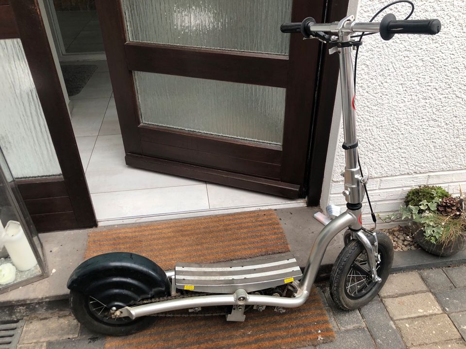 Roller mit Kettenbetrieb in Köln