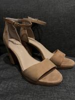 COX High Heels beige Niedersachsen - Veltheim (Ohe) Vorschau