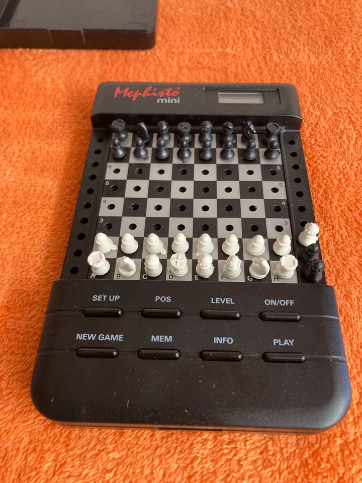 Mephisto Mini Schach in Meerbusch