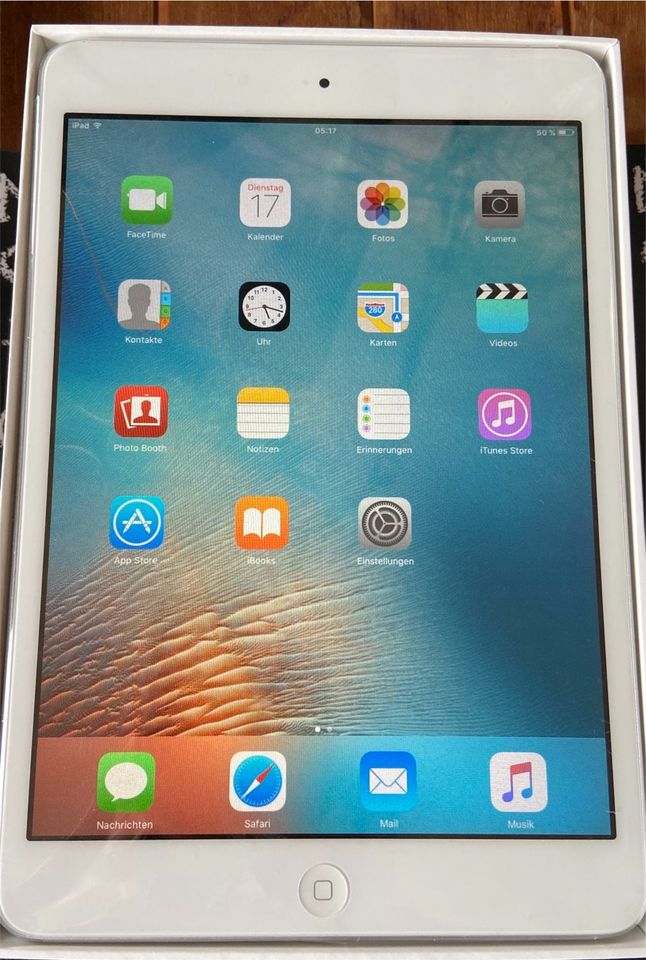 Apple original iPad Mini 16 GB wifi blaue Schutzhülle Top wie Neu in Stockach