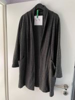 langer Cardigan  mit breitem Kragen und Taschen  Größe 44 Niedersachsen - Geestland Vorschau