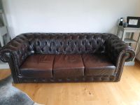Original Chesterfield Couch Sofa Leder mit Charakter Berlin - Neukölln Vorschau