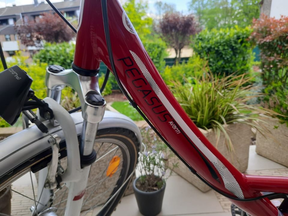 Fahrrad (rot) 20 Zoll in Mönchengladbach