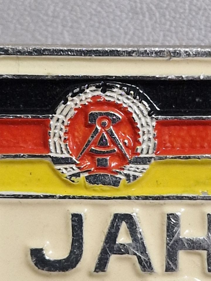 DDR Abzeichen/Orden Anstecker 19 Jahre DDR in Recklinghausen