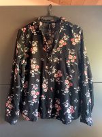 Verschiedene Blusen mit Blumen in schwarz, lachsfarben und beige Bayern - Betzigau Vorschau