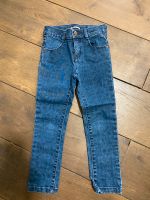 Tommy Hilfiger Jeans in Gr 4T/ 104, super Zustand Nordrhein-Westfalen - Schwerte Vorschau