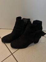 Damen Stiefeletten mit Absatz Gr. 39 schwarz Kr. München - Oberschleißheim Vorschau