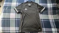 Adidas T-Shirt Sportbekleidung Nordrhein-Westfalen - Espelkamp Vorschau