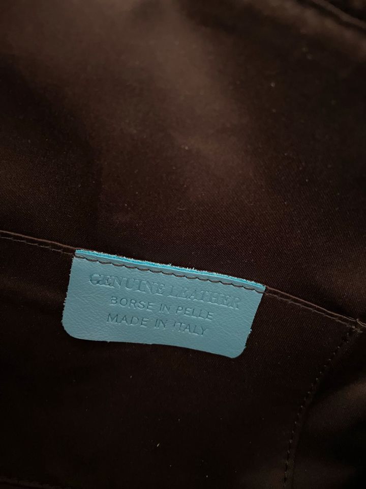 Bauchtasche Tasche echt Leder gekauft am Gardasee Np.69€ in Beckingen