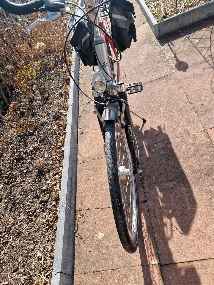 Shimano Fahrrad mit Tasche in Nürnberg (Mittelfr)