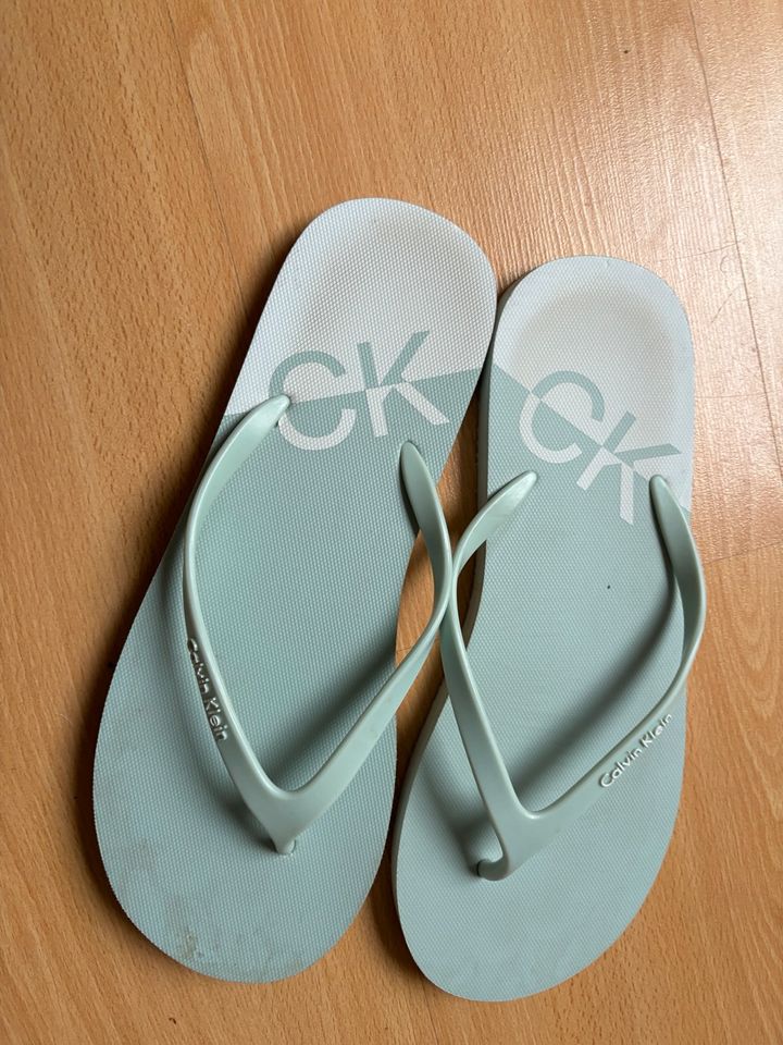 Calvin Klein flip flops mint mintgrün weiß Damen 39/40 Türkis in Siegburg