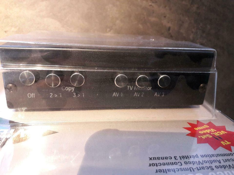 AUDIO-VIDEO Scart Umschalter VHS Video 8 in Stadecken-Elsheim