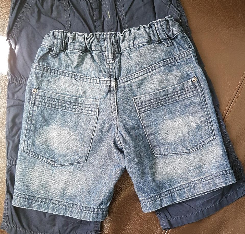 KURZE HOSEN SET - SHORTS/JEANS GR 122/128 in Ulm