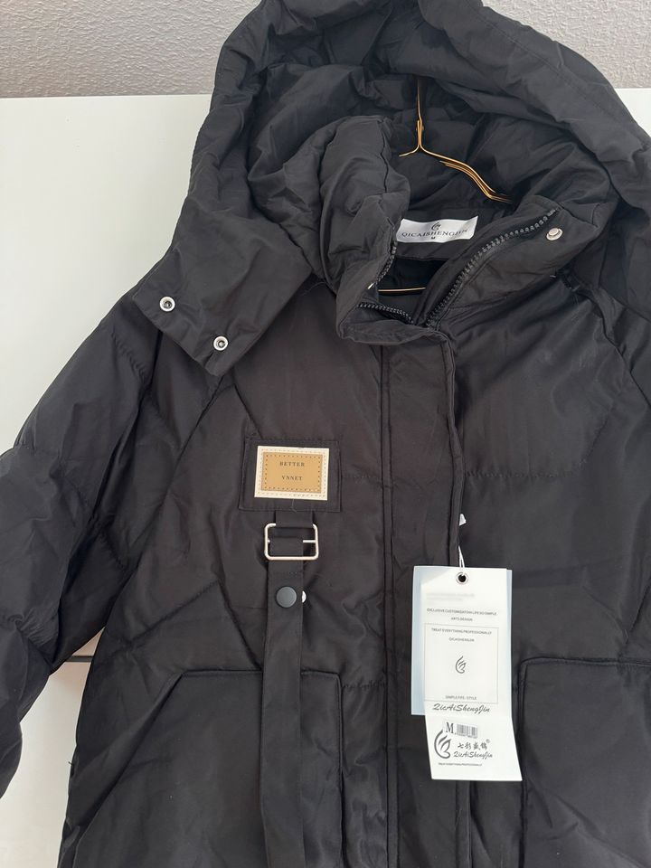 Lange Winterjacke Damen M Schwarz in Westerstede