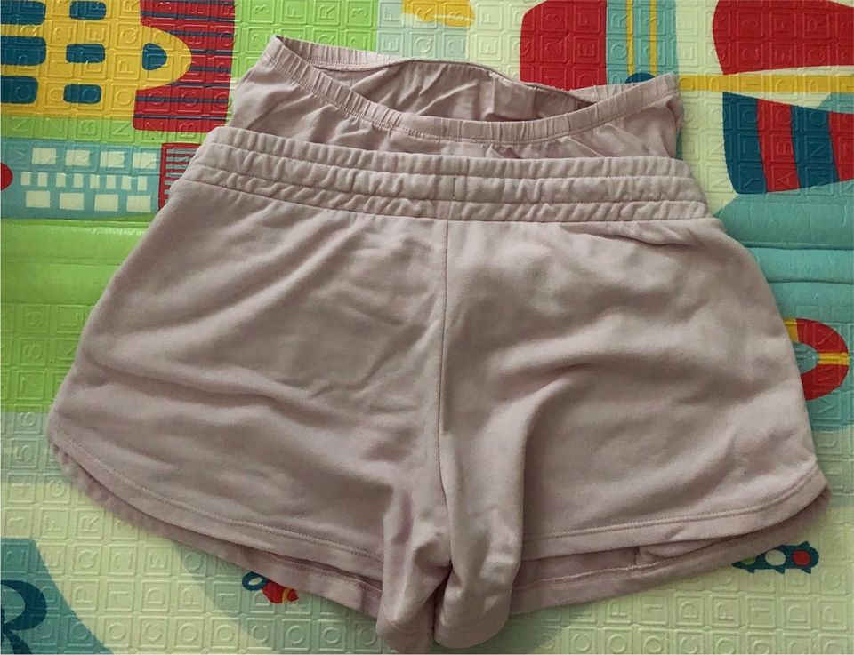 Umstandshose / Shorts - Schwangerschaft / Gr. S in Marl