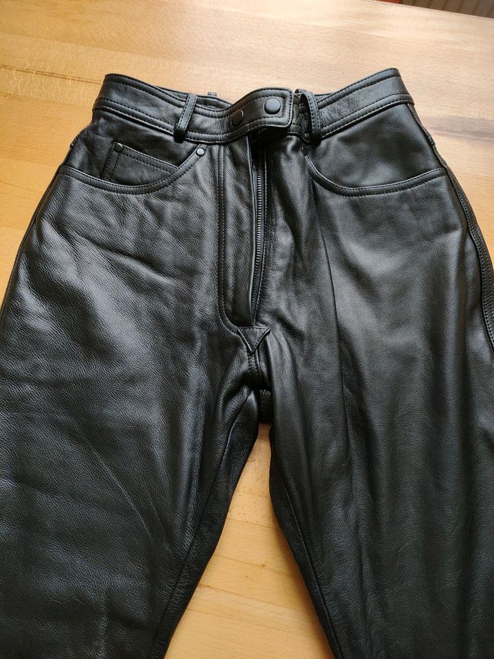 Damen Motorradhose in Leder Größe 38 (fällt klein aus) in Saalfeld (Saale)