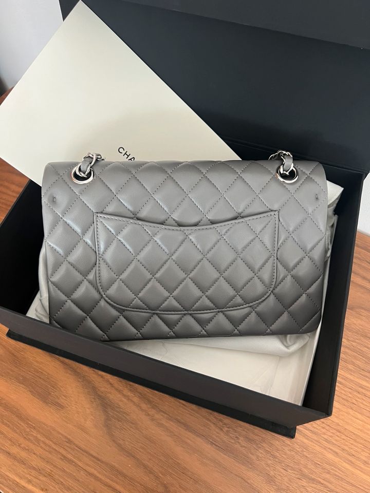 Chanel Timeless classic Tasche flap Bag in München