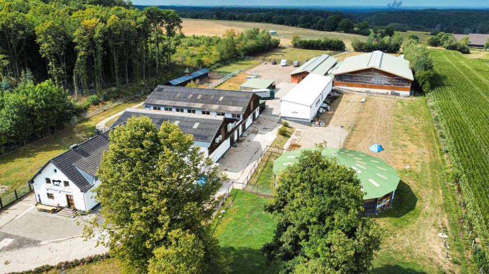 Mitarbeiter Landwirtschaft mit handwerklichen Tätigkeiten in Hürtgenwald