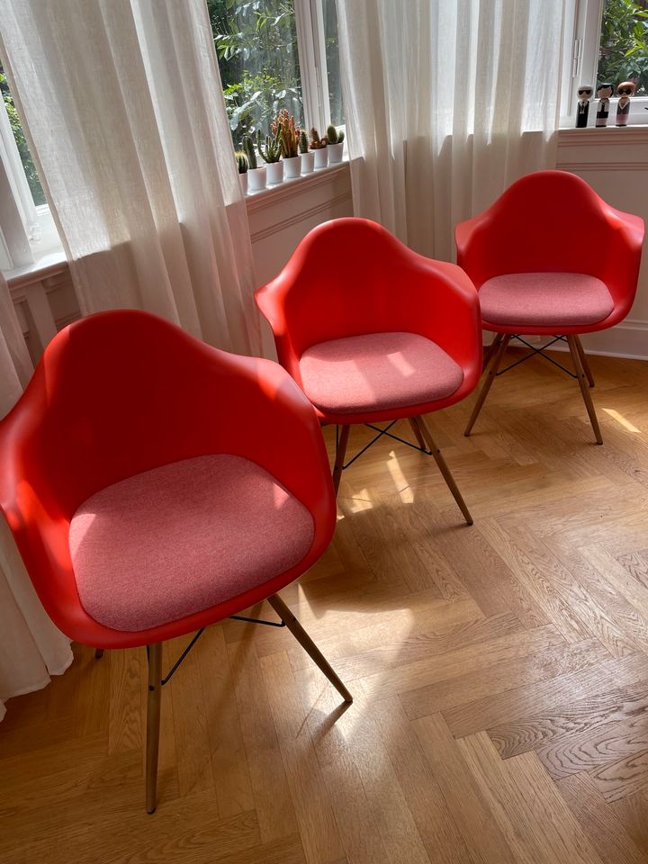 ORIGINAL Eames Plastic Armchair DAW poppy red im 6-er Set in Stuttgart