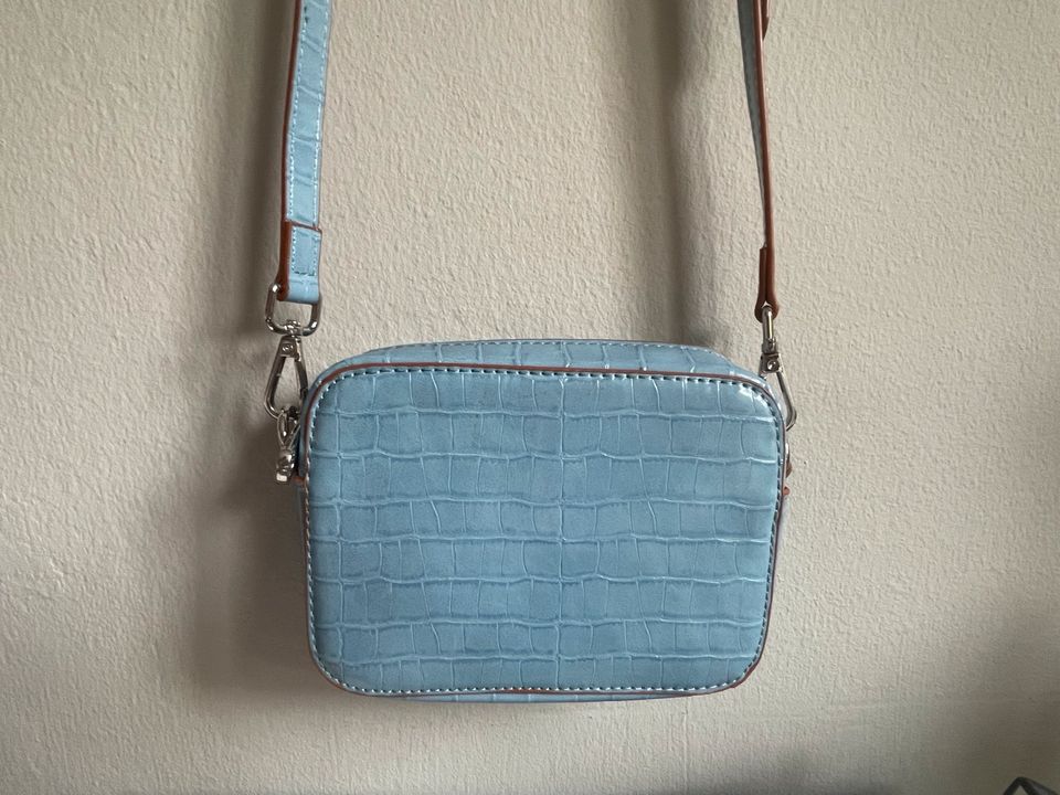 Umhängetasche Tasche Becksöndergaard pastellblau hellblau neu in München